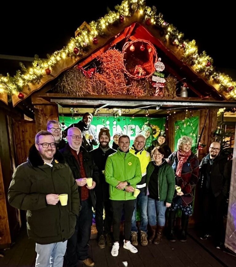 Grüner Punsch auf dem Weihnachsmarkt